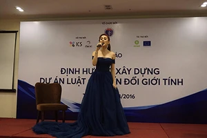 Ca sĩ Lâm Chí Khanh: 'Chuyện ấy' của người chuyển giới vẫn bình thường