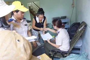 Huy động gần 100 người tham gia cưỡng chế