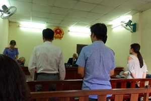 Bị kiện vì làm phim không đạt doanh thu