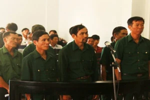 Toà ra lệnh bắt tạm giam 7 cựu chiến binh có đúng luật?