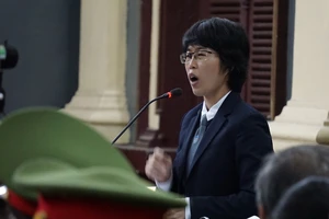 Tranh cãi nảy lửa giữa luật sư bị cáo và Công ty Phương Trang