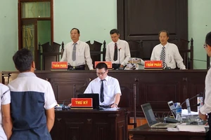 Vụ cưa cây gỗ khô: Các thẩm phán đã hết bệnh 