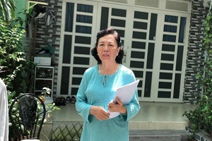 Qua đời đã 3 năm nhưng vẫn bị tòa... triệu tập 