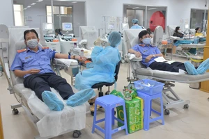 Viện kiểm sát cấp cao tại TP.HCM hiến máu cứu người