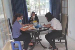 Luật sư 'tố' kiểm sát viên ngồi trong phòng nghị án