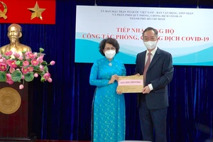 TP.HCM tiếp nhận kinh phí, thiết bị y tế phòng chống dịch COVID-19