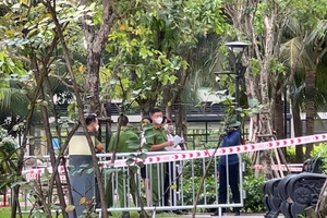 Hiện trường vụ nam thanh niên rơi từ tầng 25 chung cư xuống đất tử vong