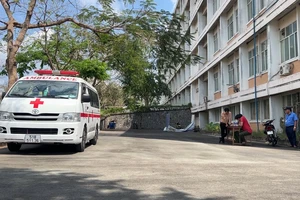 Video: Một sinh viên năm cuối rơi lầu tử vong trong trường