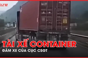  Video: Tạm giữ tài xế container đâm xe của Cục CSGT