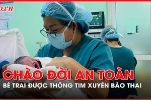 Bé trai được thông tim xuyên bào thai chào đời an toàn