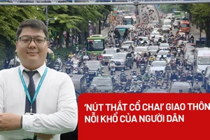 Người dân khổ sở vì 'nút thắt cổ chai' giao thông