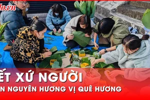 Thương Tết Việt nơi ấy - Kỳ 3: Tết Việt xa nhà, niềm vui từ những điều giản đơn