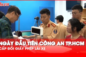 Video: Ngày đầu tiên công an TP.HCM cấp đổi giấy phép lái xe