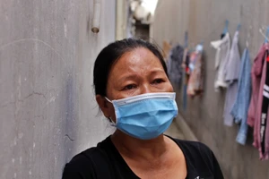 Xóm trọ khắc khoải trông ngóng quà từ thiện