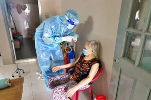 ATM-Ôxy trao 1.000 bình ôxy cho Sở Y tế TP.HCM