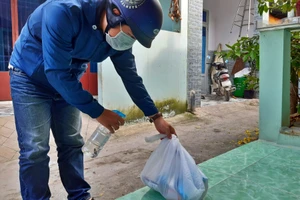 Sợ biến chủng Omicron, nhiều người lạm dụng dung dịch sát khuẩn