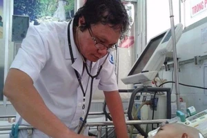 BS Trương Hữu Khanh vui vì được HS tả “giống thi sĩ“