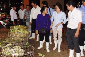 Bữa cơm dân oằn vai nữ 'tổng quản' Phạm Khánh Phong Lan