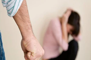 Khi phận 'chó chui gầm chạn' làm 'vua'