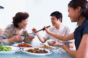 Gái 1 con bóc mẽ những ông hậm hực phận ở rể