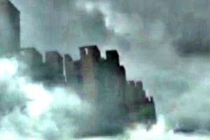 Hàng ngàn người thấy thành phố 'bay lơ lửng' giữa trời