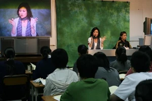 Cuộc chiến giành giáo viên lương 11 triệu USD ở Hong Kong