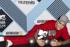 Justin Bieber thắng lớn tại giải MTV EMA 2015