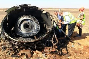 Máy bay Nga có thể đã vỡ tung trên không trung