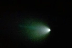 Dân California xôn xao với vật thể phát sáng trên bầu trời