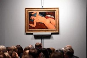 Tỉ phú Trung Quốc chi 38.000 tỉ đồng mua tranh vẽ thiếu nữ khỏa thân