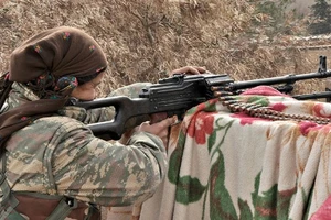 Cô gái đầu tiên bị kết án vì tham gia… chống IS