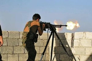 Thổ Nhĩ Kỳ bị tố cung cấp vũ khí cho IS ở Syria