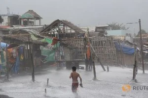 Chín người thiệt mạng, năm người mất tích trong siêu bão Melor