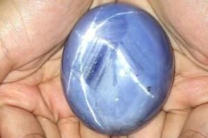 Tìm thấy viên sapphire sao xanh lớn nhất hành tinh