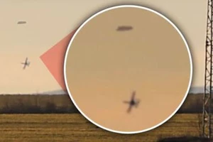 Máy bay quân sự rượt đuổi vật thể nghi UFO trên bầu trời