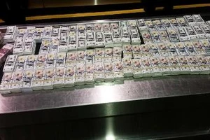 Mỹ tịch thu hơn 4,6 triệu USD tiền ‘âm phủ’ của hai người Việt