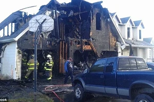 Bị đình chỉ học, 4 học sinh rủ nhau đốt nhà hiệu trưởng