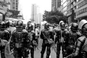 Chấn động cảnh sát Colombia dính bê bối mại dâm nam