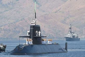 Tàu ngầm, chiến hạm Nhật đến Philippines