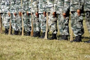 Căng thẳng leo thang, chi tiêu quân sự thế giới lần đầu tăng sau 4 năm