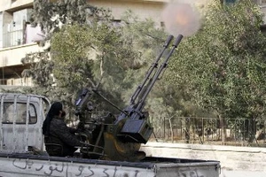 Gần 10.000 phiến quân đang bao vây Aleppo, Syria