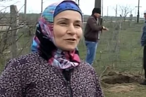 Cụ bà nông dân 60 tuổi giết cả ổ rắn 80 con