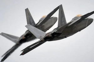 Lo ngại Nga, Mỹ triển khai máy bay tàng hình tới biển Đen