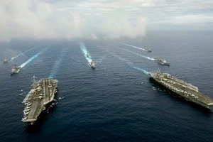 2 tàu Mỹ hoạt động ở biển Philippines trước khi PCA ra phán quyết