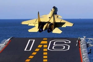 Chiến đấu cơ Trung Quốc rơi khỏi tàu sân bay, phi công thiệt mạng