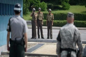 Triều Tiên tố Hàn Quốc thả rắn qua biên giới