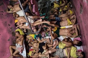 Bên trong nhà tù 'chật như cái lỗ mũi' của 3.600 phạm nhân Philippines