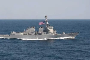 Báo Trung Quốc hô hào tấn công tàu Australia đi vào biển Đông