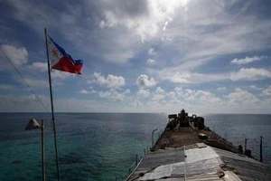 Philippines bất ngờ khuyên ngư dân ‘né’ bãi cạn Scarborough