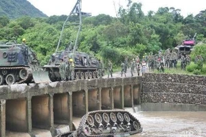 Xe tăng Đài Loan lật nhào xuống sông, 3 binh sĩ thiệt mạng